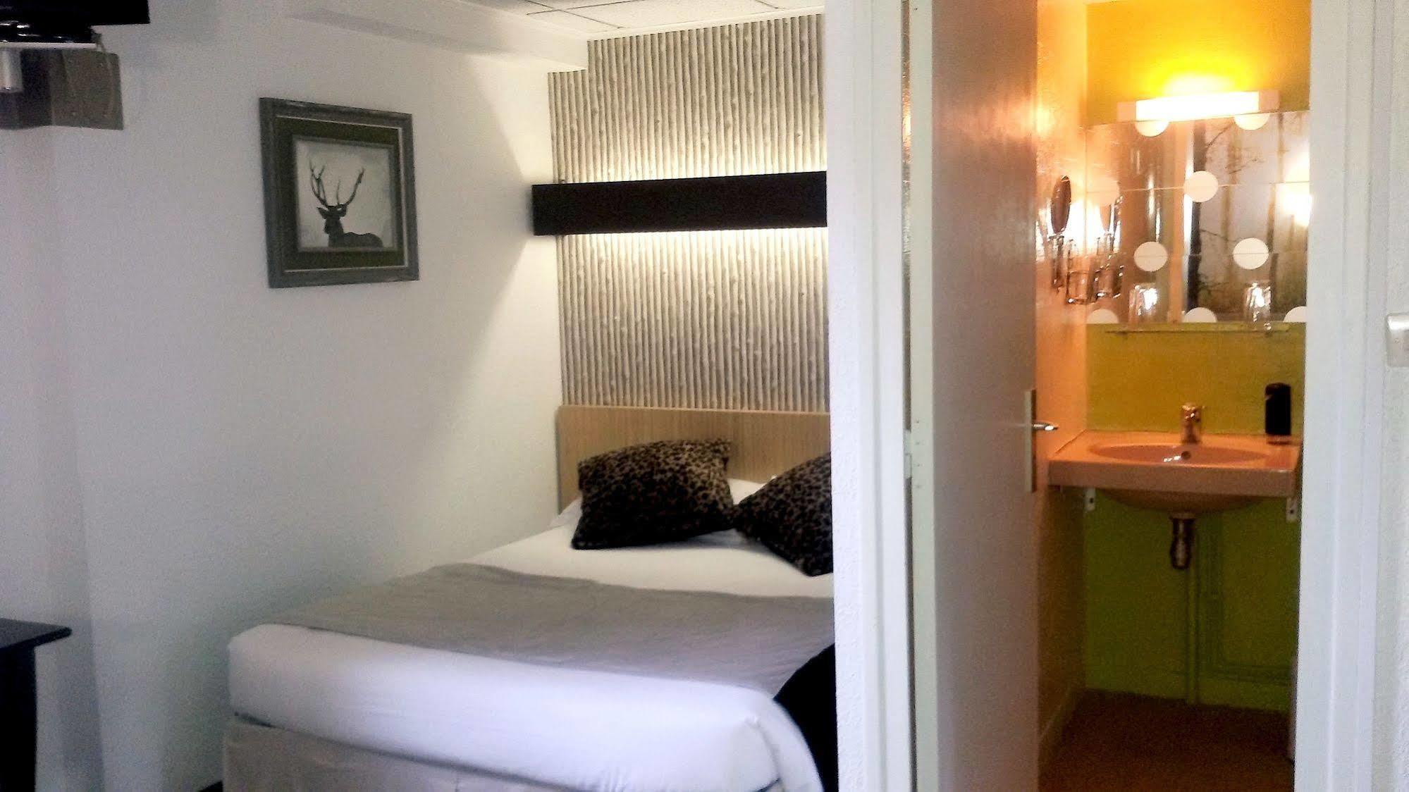 Le Merle Blanc Hotel Logis Дигоан Екстериор снимка
